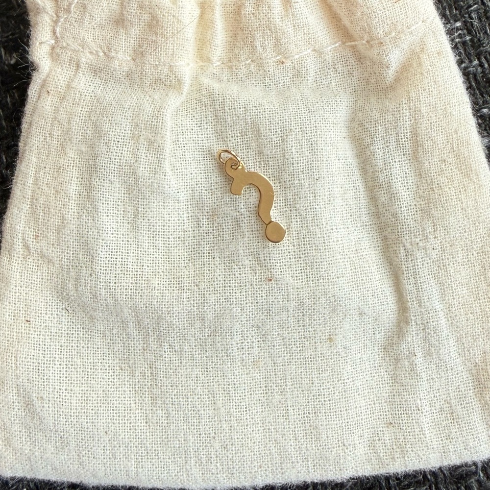 Vintage 14k question mark charm